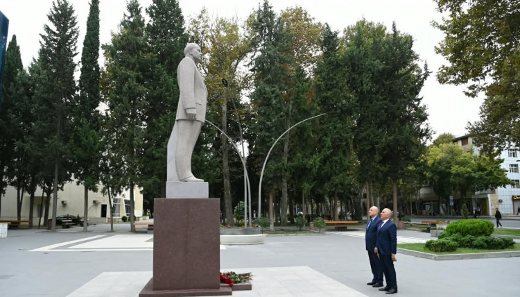 “Azərişıq” ASC-nin sədri Vüqar Əhmədov Goranboy, Mingəçevir və Yevlaxdan olan sakinlərlə görüşüb